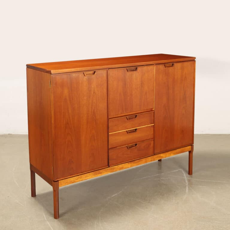 Highboard anni '60 Manifattura Inglese