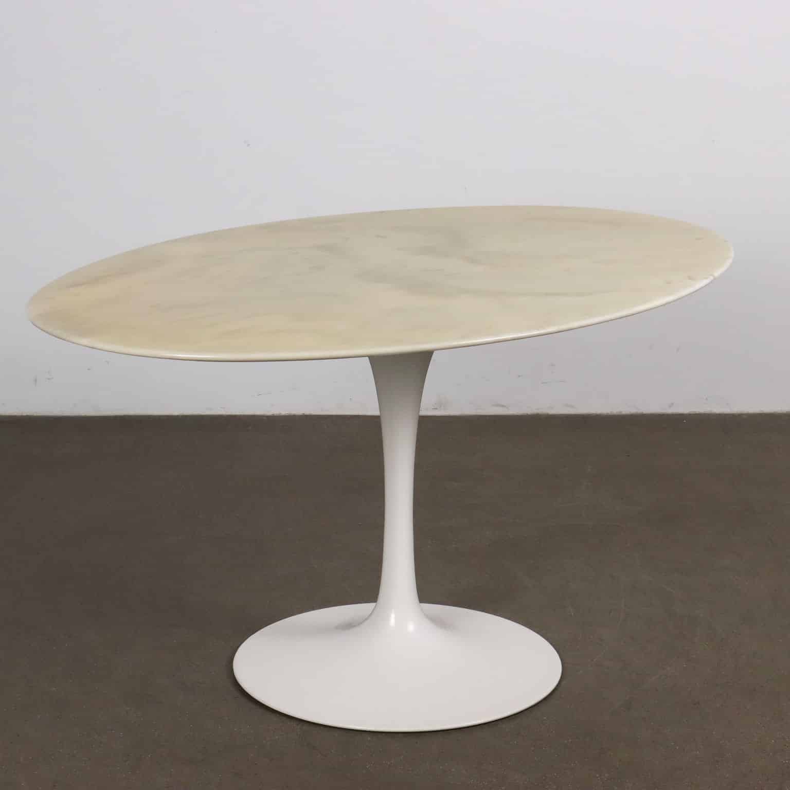 Tavolo 'Tulip' by Eero Saarinen per Knoll