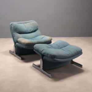 Poltrona con pouf modello 'Sandwich'