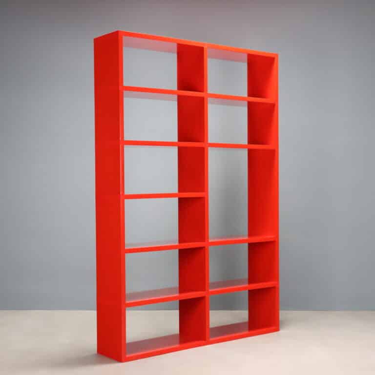 Libreria Kartell rossa by Giulio Polvara