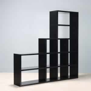 Libreria Kartell nera by Giulio Polvara