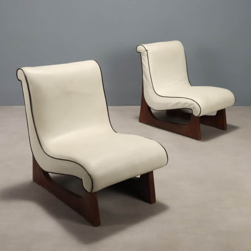 Due Poltrone anni '60 in skai