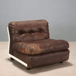 Poltrona 'Amanta' in pelle by Mario Bellini