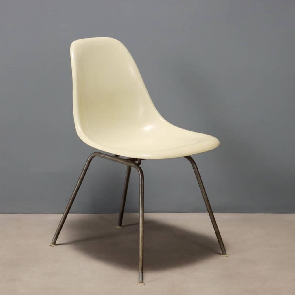 Sedia 'Dss' by Charles & Ray Eames