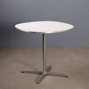 Tavolo by Fritz Hansen