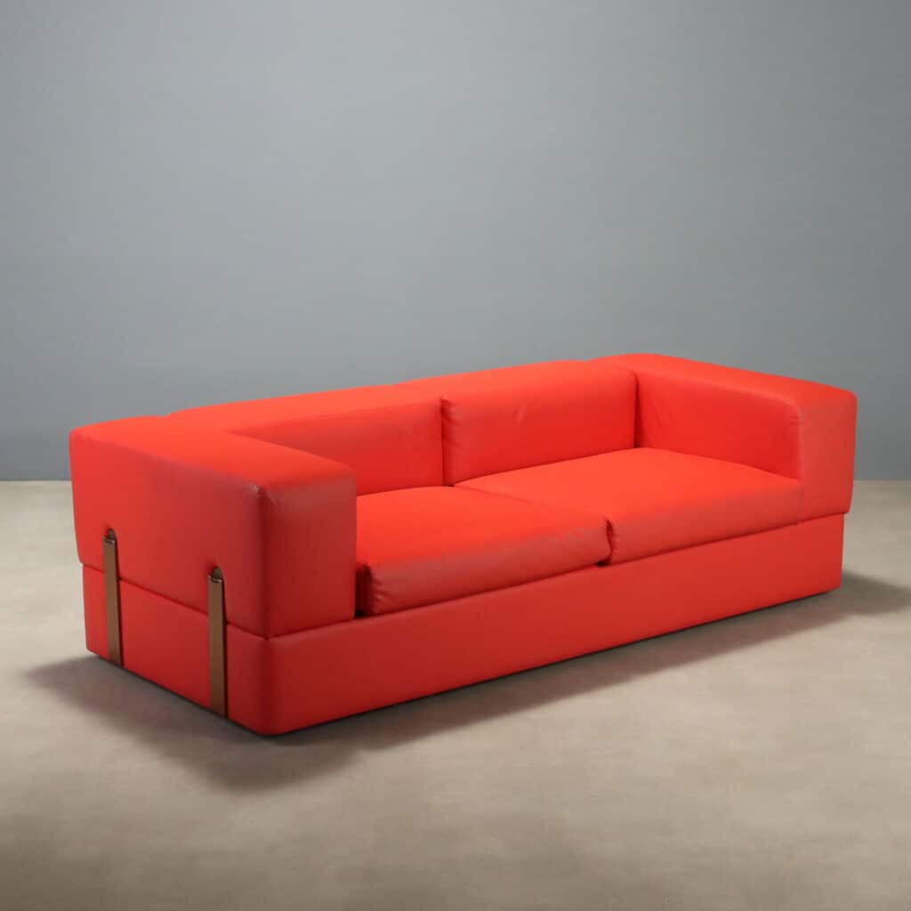 Divano '711' by Tito Agnoli