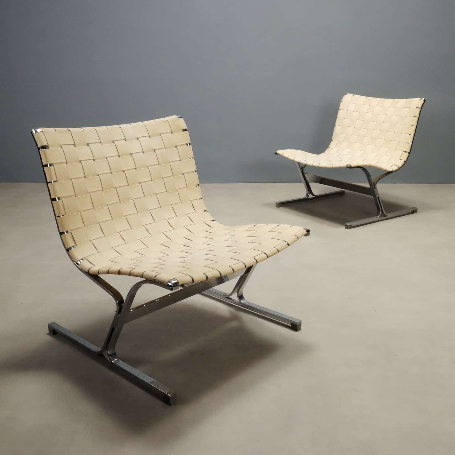 Due Poltrone anni '60 by Ross Littel