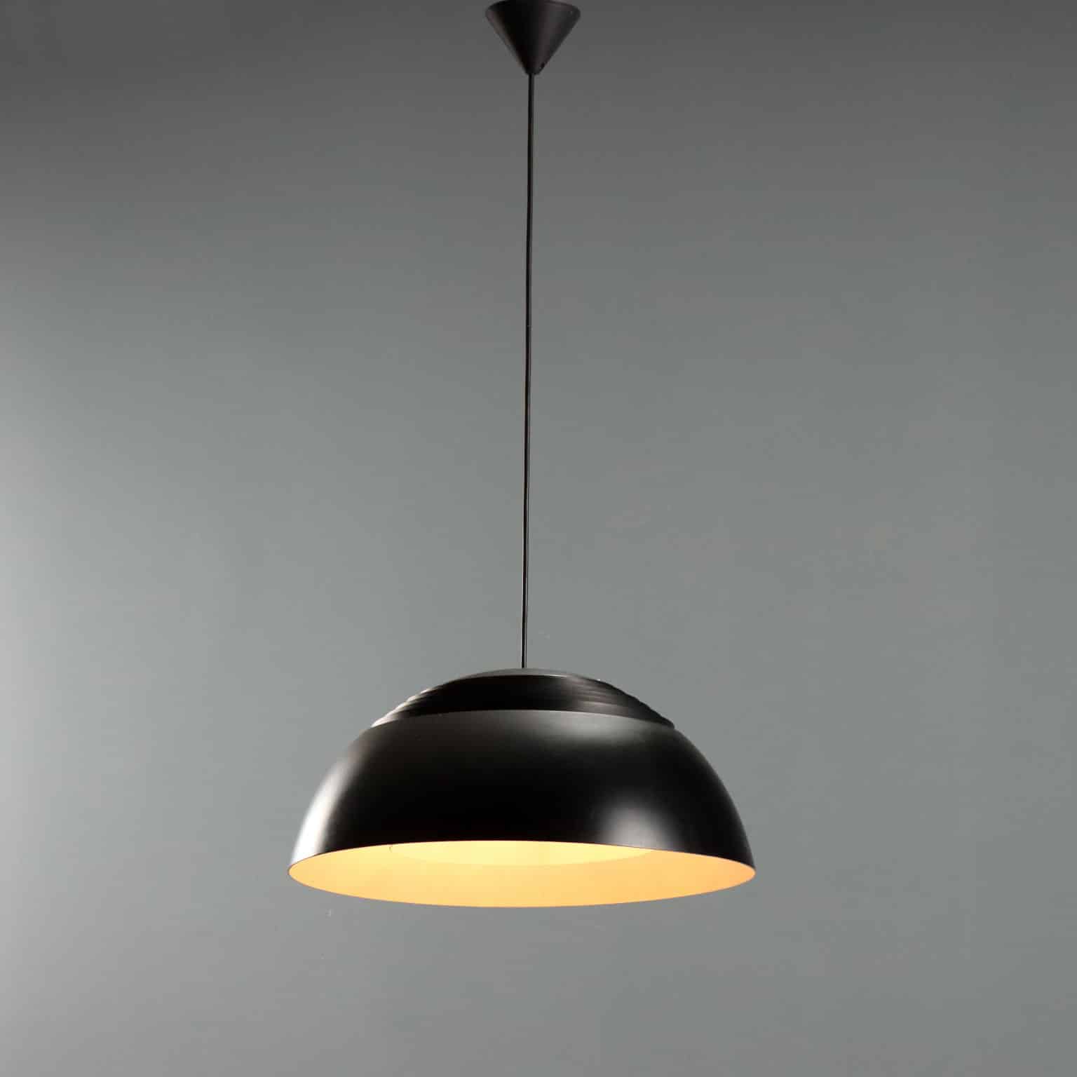 Lampada 'AJ-Pendel' by Arne Jacobsen