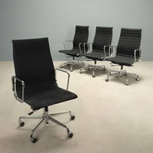 Sedie 'EA 119' by Charles & Ray Eames per Vitra